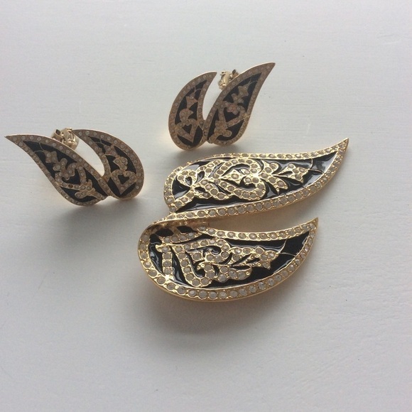 Vintage Signed Butler Large Brooch And Clip On Earrings - Picture 4 of 15